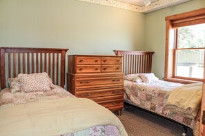 Room - Suite 1 - Good Harbor (Glen Arbor)