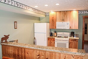 Private kitchen - Suite 2 - South Manitou (Glen Arbor)