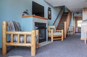 Interior - Suite 6 - Pyramid Point (Glen Arbor)