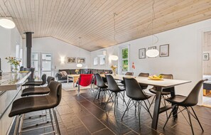 تناول الطعام