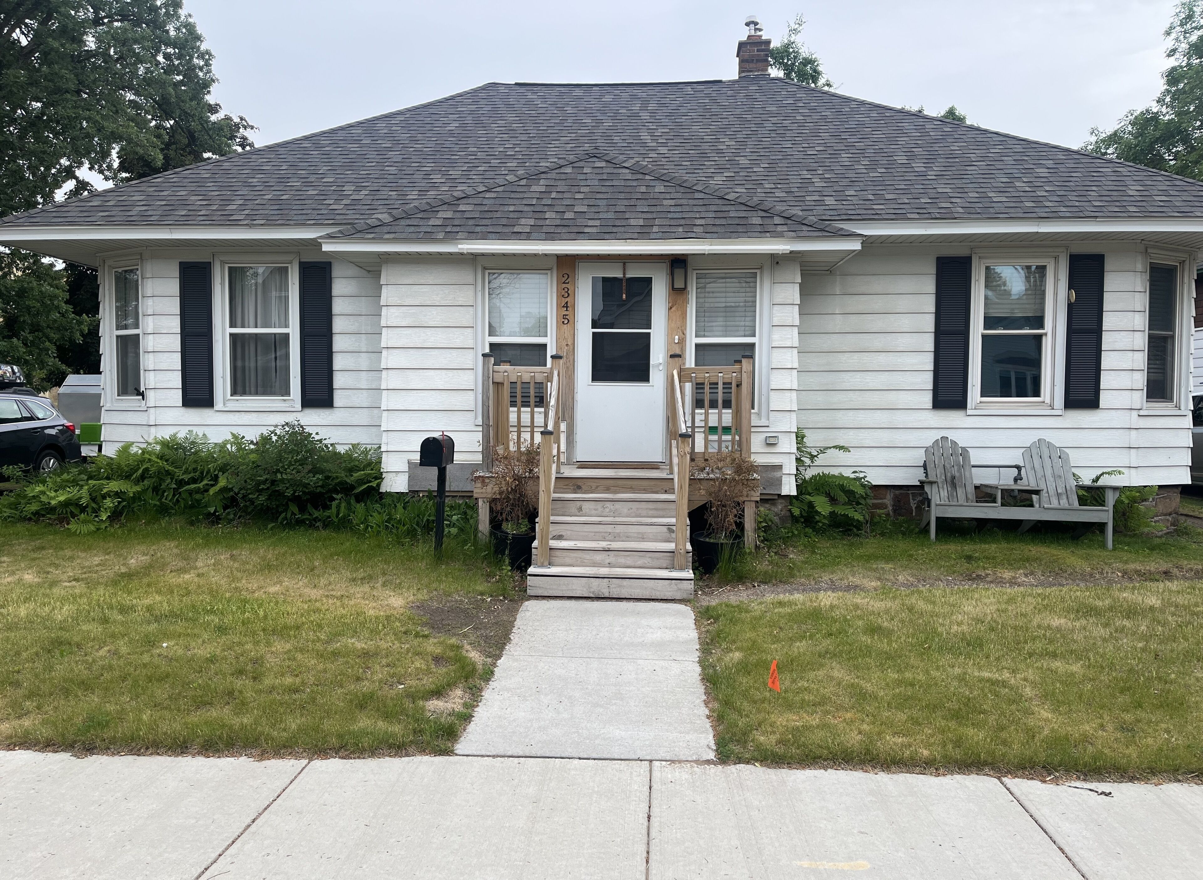 Cozy and Close to downtown!