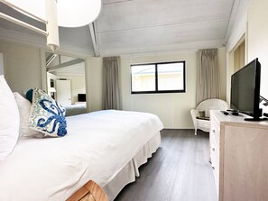 2 Schlafzimmer, Schreibtisch, Bügeleisen/Bügelbrett, Reisekinderbett