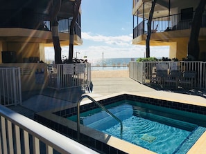 Piscine extérieure, piscine chauffée