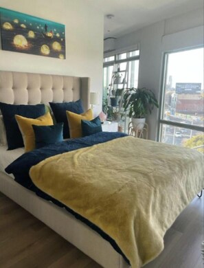 1 habitación, tabla de planchar con plancha, internet y ropa de cama