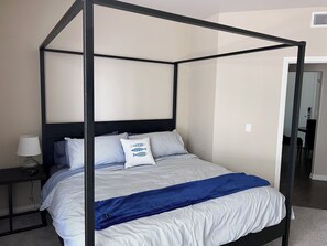 1 habitación, tabla de planchar con plancha, wifi gratis y ropa de cama 