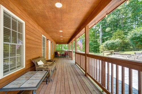 Cozy Tennessee Lake House w/ Grill & Fire Pit!