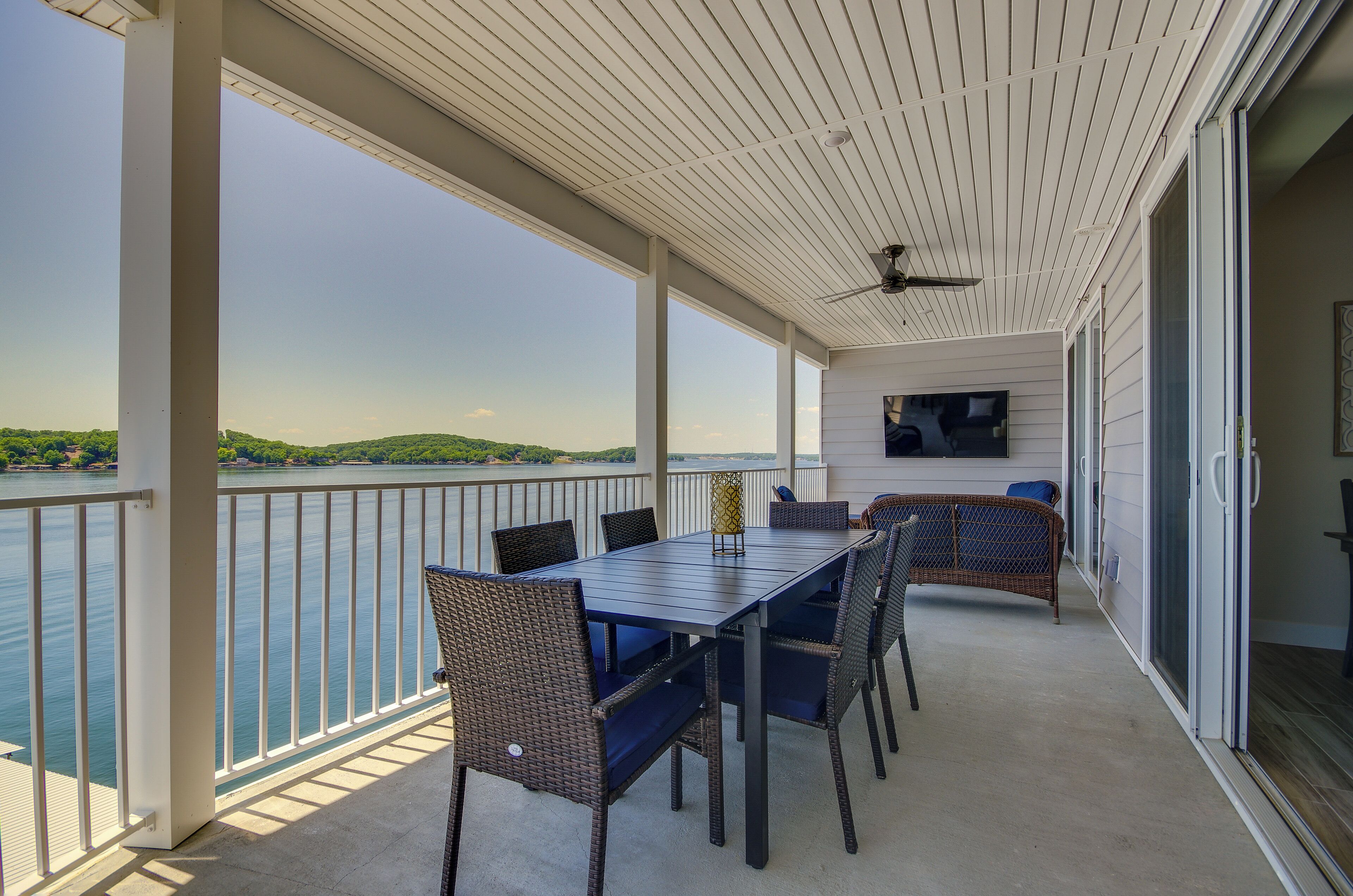 Lake of the Ozarks Condo w/ Views & Pool Access!