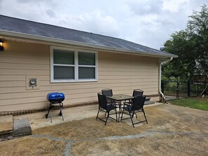 Outdoor dining - The Great Escape! A spacious and inviting atmosphere for relaxing and celebrating!! (Jonesboro)