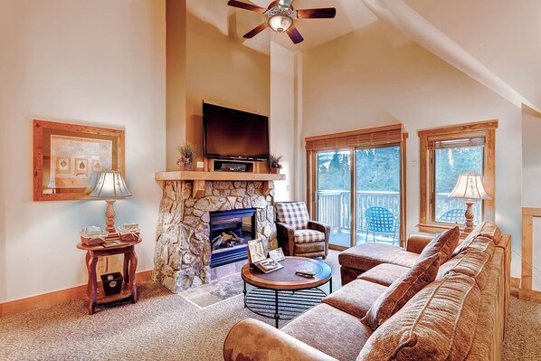 TV, fireplace, offices - River Run Village |  Cozy 1BR for 6 | Pool Access (Keystone)