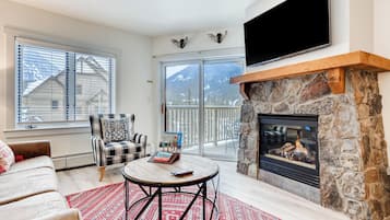 TV, fireplace, offices