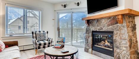 TV, fireplace, offices