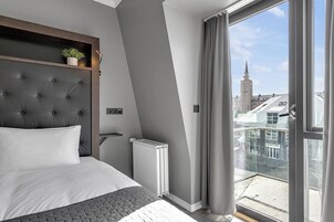 Ropa de cama hipoalergénica, minibar, cortinas blackout y wifi gratis 