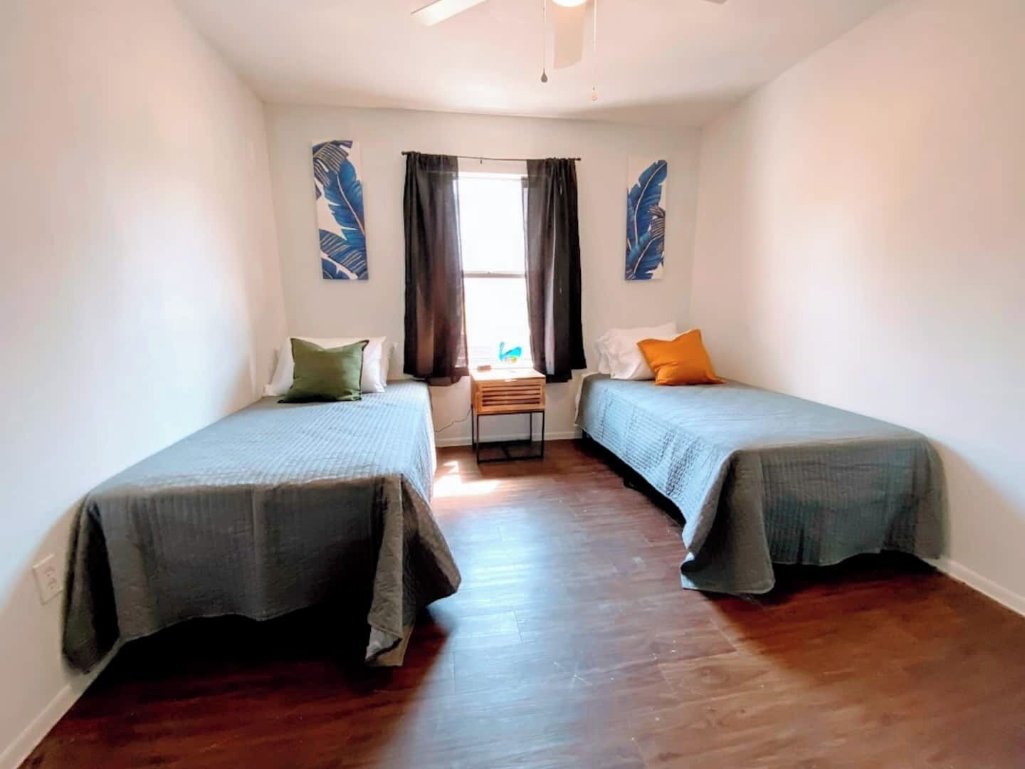 3 bedrooms, desk, iron/ironing board, free WiFi