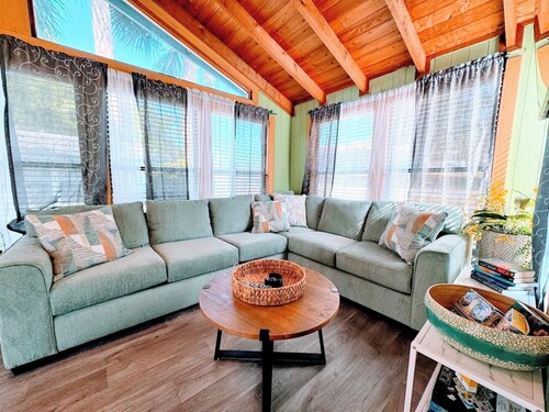 Pumba's Place - FUN, Lake, Pool- NO Cleaning fees!