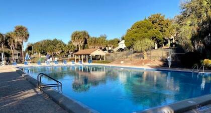 Lilac Loft- Lake, Pool, Pickle Ball, Disney & More