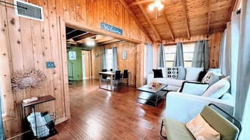 Una Smart TV, una oficina