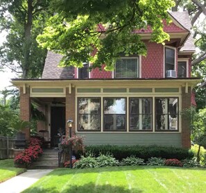 Exterior - Charming 2nd floor unit in historic district  (Toledo)