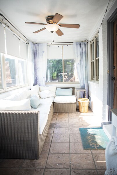 Château College Hill - Close to Bengals Stadium + Brink Brewing  (Pet Friendly)