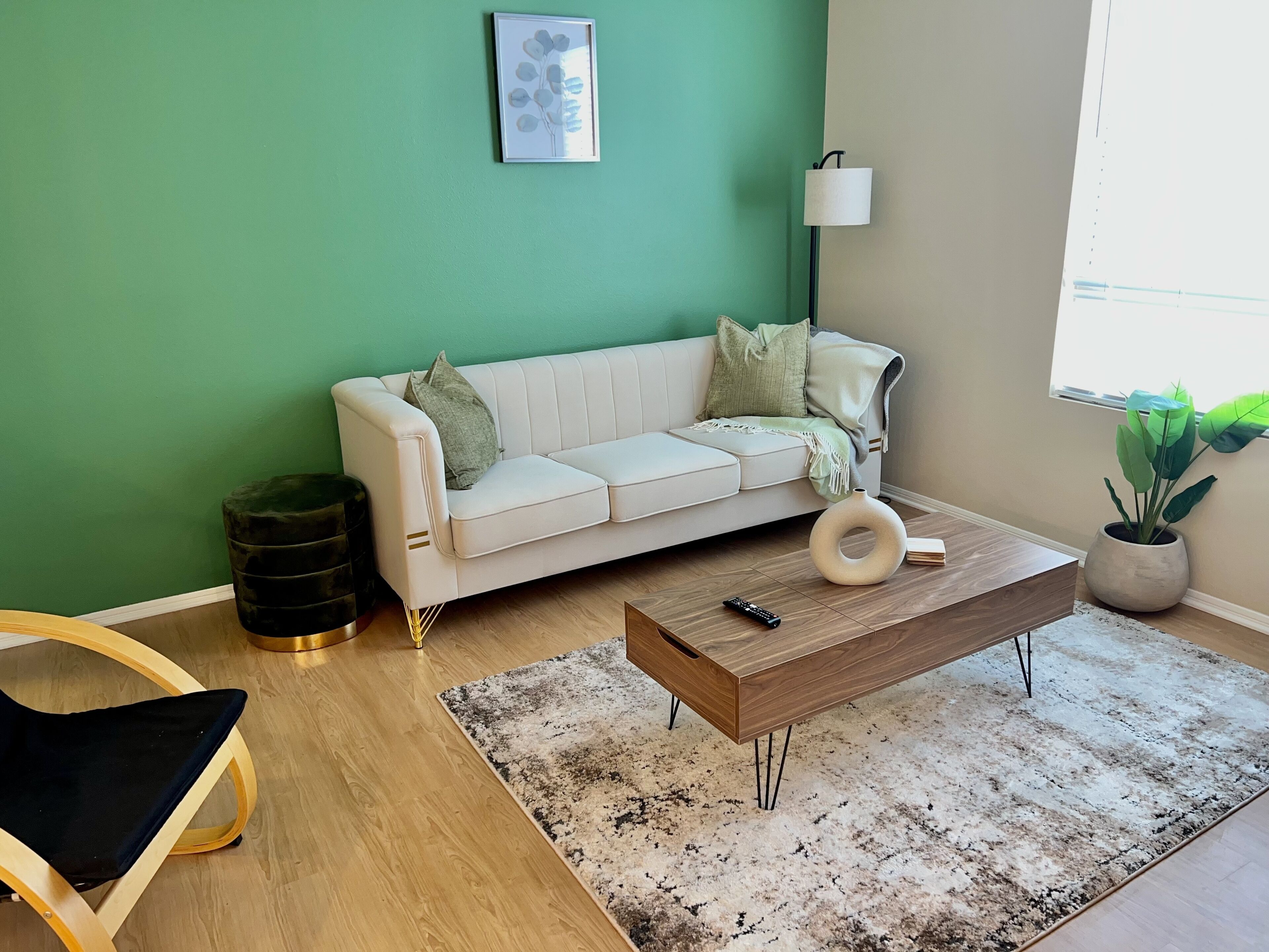 Cozy 2 bedroom Apartment near Irvine Spectrum