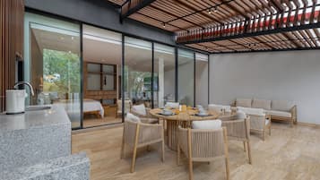 Estúdio superior | Opções para refeição no quarto