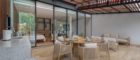 Superior Studio | In-room dining