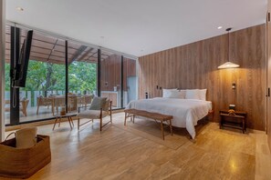 Superior studio | Luxe beddengoed, een kluis op de kamer, een laptopwerkplek