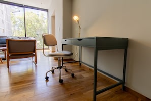 Premium-huoneisto, 2 makuuhuonetta, parveke | 1 makuuhuone, ylelliset vuodevaatteet, tallelokero huoneessa