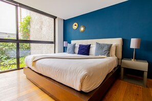 Signature Studio | Premium bedding, in-room safe, laptop workspace, blackout curtains - Capitalia Temistocles Polanco (Mexico City)