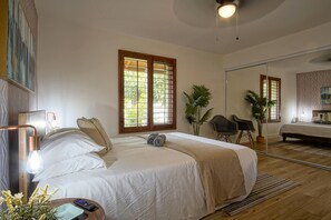 3 Schlafzimmer, Schreibtisch, Bügeleisen/Bügelbrett, Reisekinderbett