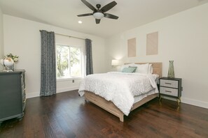 4 bedrooms, free WiFi, bed sheets