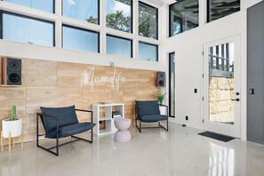 Interior - Onyx Oasis: Pool, Fire Pit, Great Views, Sleeps 6 (Canyon Lake)