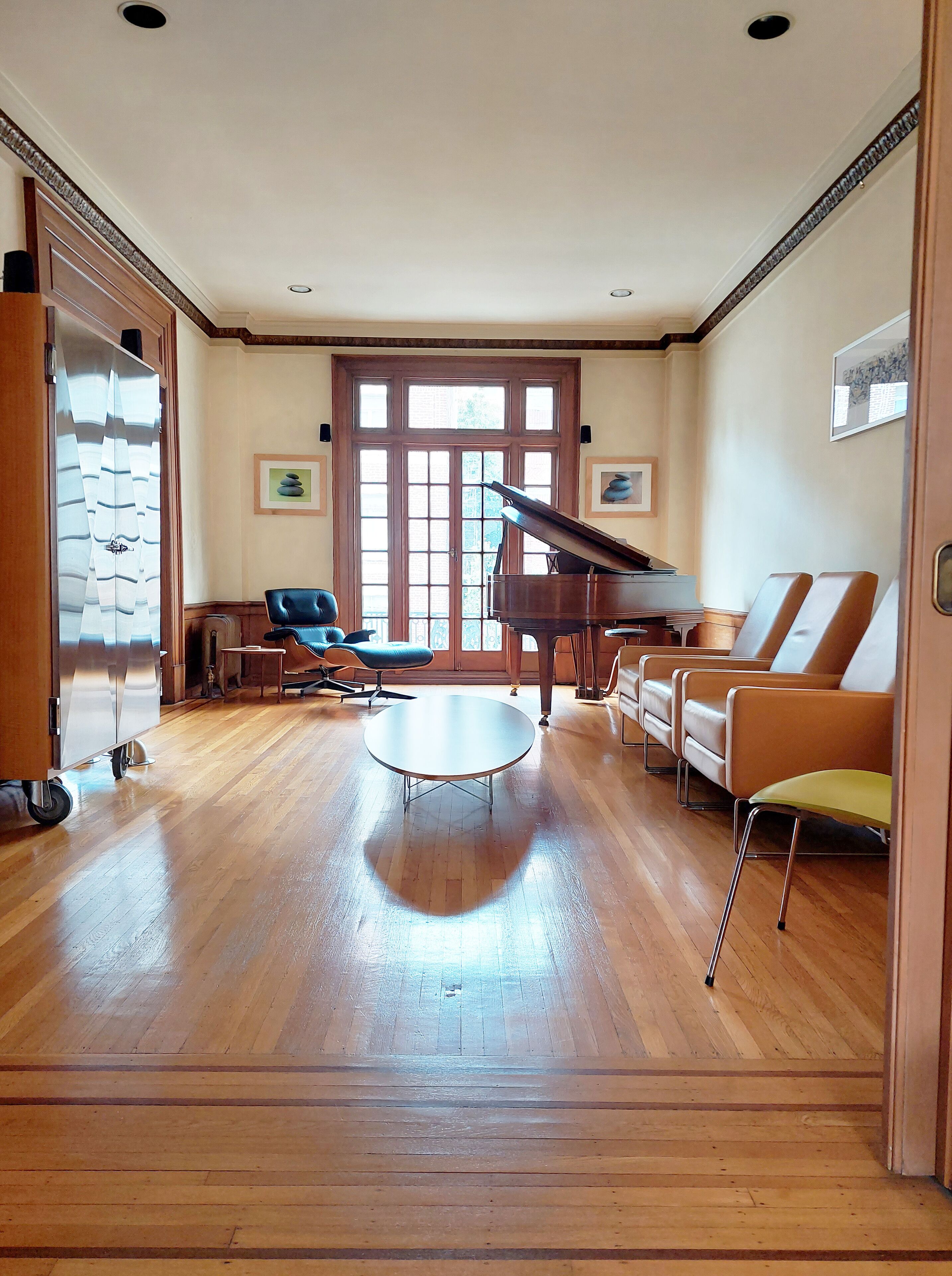 Sophisticated elegant home in center of downtown