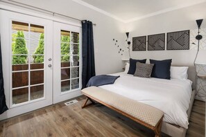 3 bedrooms, iron/ironing board, WiFi, bed sheets - Spacious & Modern 3 Bedroom in Madison Valley (Seattle)