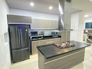 Fridge, oven, stovetop, dishwasher - Cottage in Restrepo-Meta with Private Pool (Restrepo villavicencio)