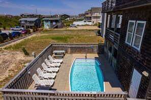 Pool - Footloose & Fab-Semi-oceanfront, pool, hot tub, rec room, pool table, elevator! (Nags Head)