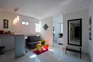 1 chambre, bureau, Wi-Fi gratuit, draps fournis