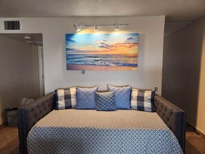 Interior - Waterfront Bayside Getaway Studio Condo (South Padre Island)