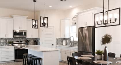 Newly Built Home with Mountain Views perfect for your next Desert Escape