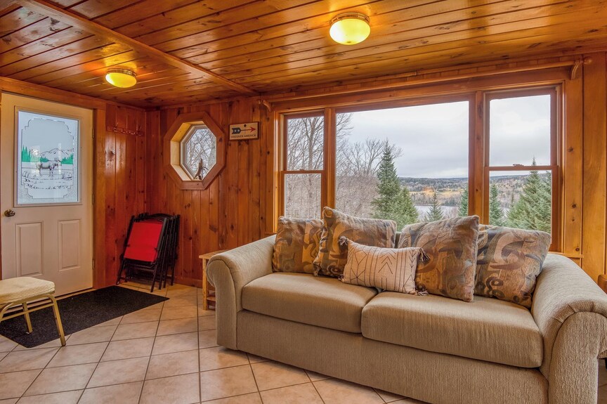 Curley Cabin - Mountain & Lake Views - Rangeley, ME