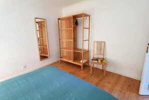 1 chambre, fer et planche à repasser, Wi-Fi gratuit, draps fournis