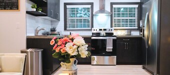 Sleek Designer Loft: PS-5, Arcade, and Luxury Amenities / Downtown Jacksonville