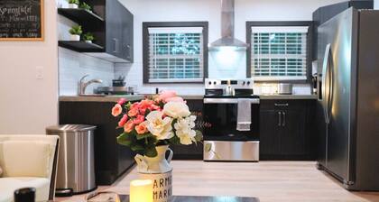 Sleek Designer Loft: PS-5, Arcade, and Luxury Amenities / Downtown Jacksonville