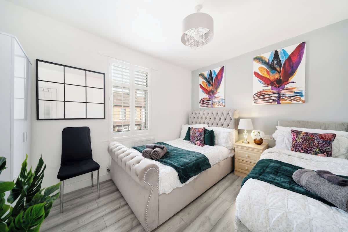 4 chambres, fer et planche à repasser, Wi-Fi, draps fournis