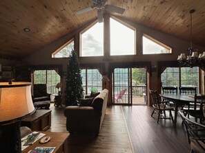 Smart TV - 3 Bedroom cabin on South Pond in Stark NH (Stark)