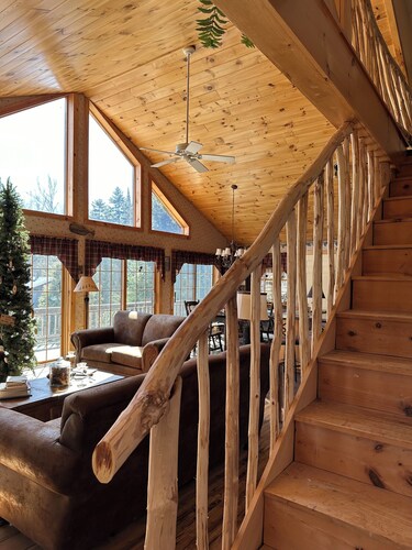 3 Bedroom cabin on South Pond in Stark NH