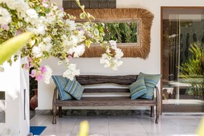 Property grounds - Villa Permata Art - Relaxing Tropical Oasis between Canggu & Seminyak (Kerobokan)