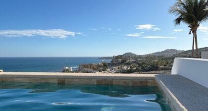 Private 3 bed 3 bath home with it's own pool and amazing ocean views.