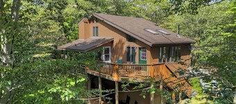 Serene & Fun Family Gem ~ Hot Tub & Theater Room!