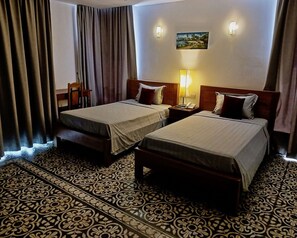 In-room safe, desk, laptop workspace, blackout curtains - Andy's Place (Siem Reap)