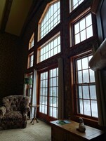 40-inch flat-screen TV with satellite channels, TV, fireplace